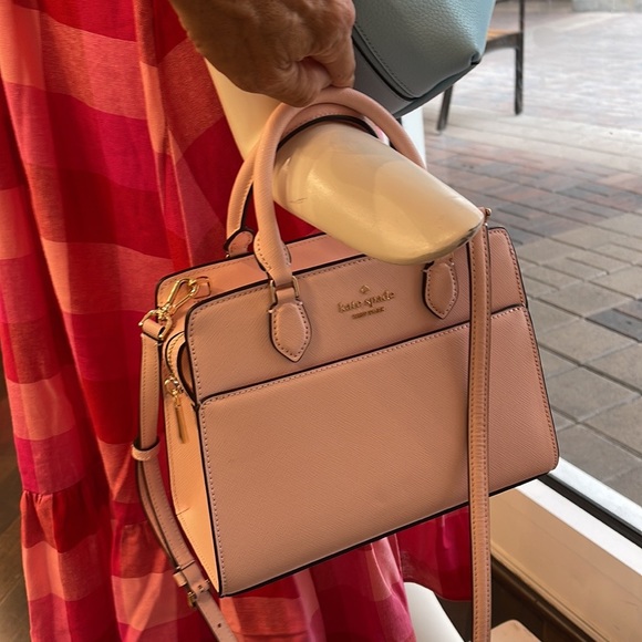 Kate Spade Madison Saffiano Leather Small Satchel
Conch Pink
NWT - Picture 13 of 16